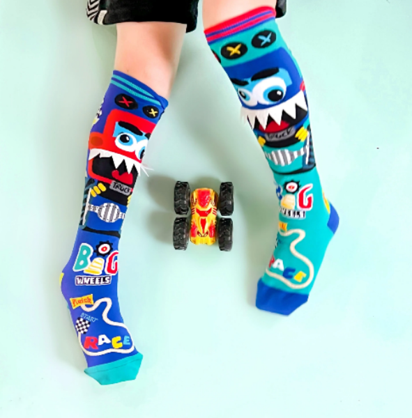 Picture of MONSTER TRUCK SOCKS AGE 6-99