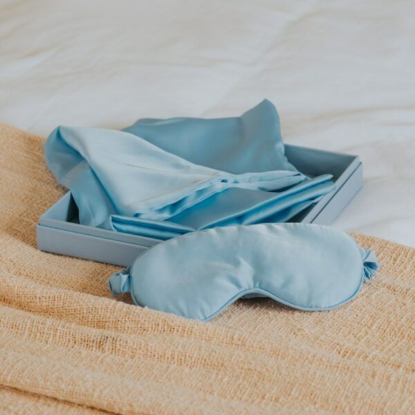 Picture of SLEEP SET COSY LUXE SATIN - DUSTY BLUE