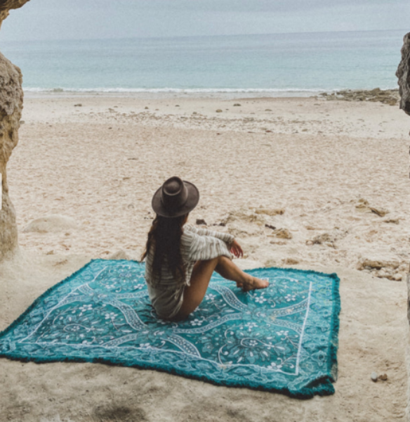 Picture of TUSKIE PICNIC THROW RUG WOVEN